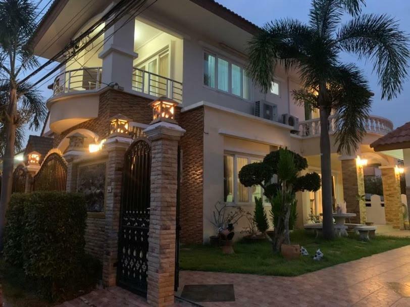 Yoch Pool Villa Патая Екстериор снимка